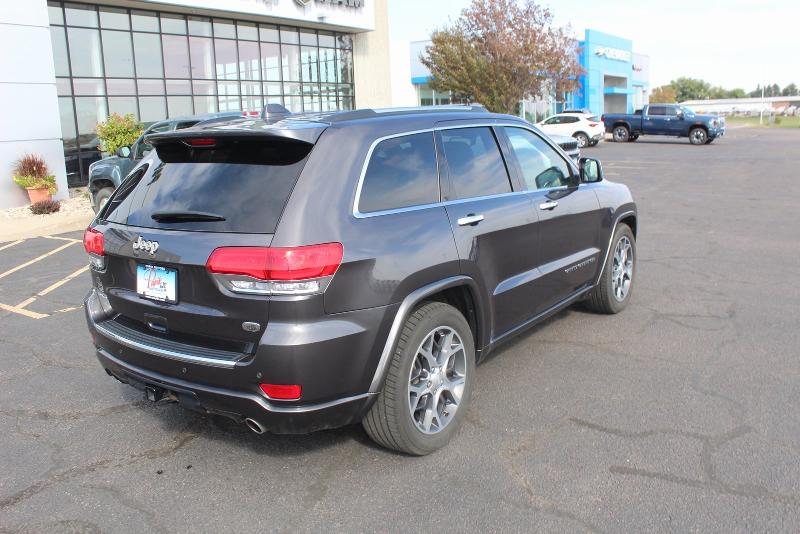 Used 2020 Jeep Grand Cherokee Overland with VIN 1C4RJFCG6LC177090 for sale in Luverne, Minnesota