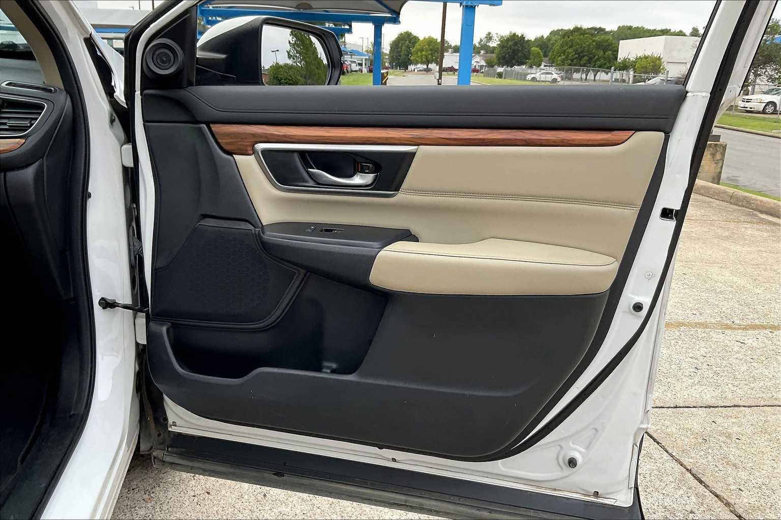 2022 Honda CR-V Hybrid Touring photo 20