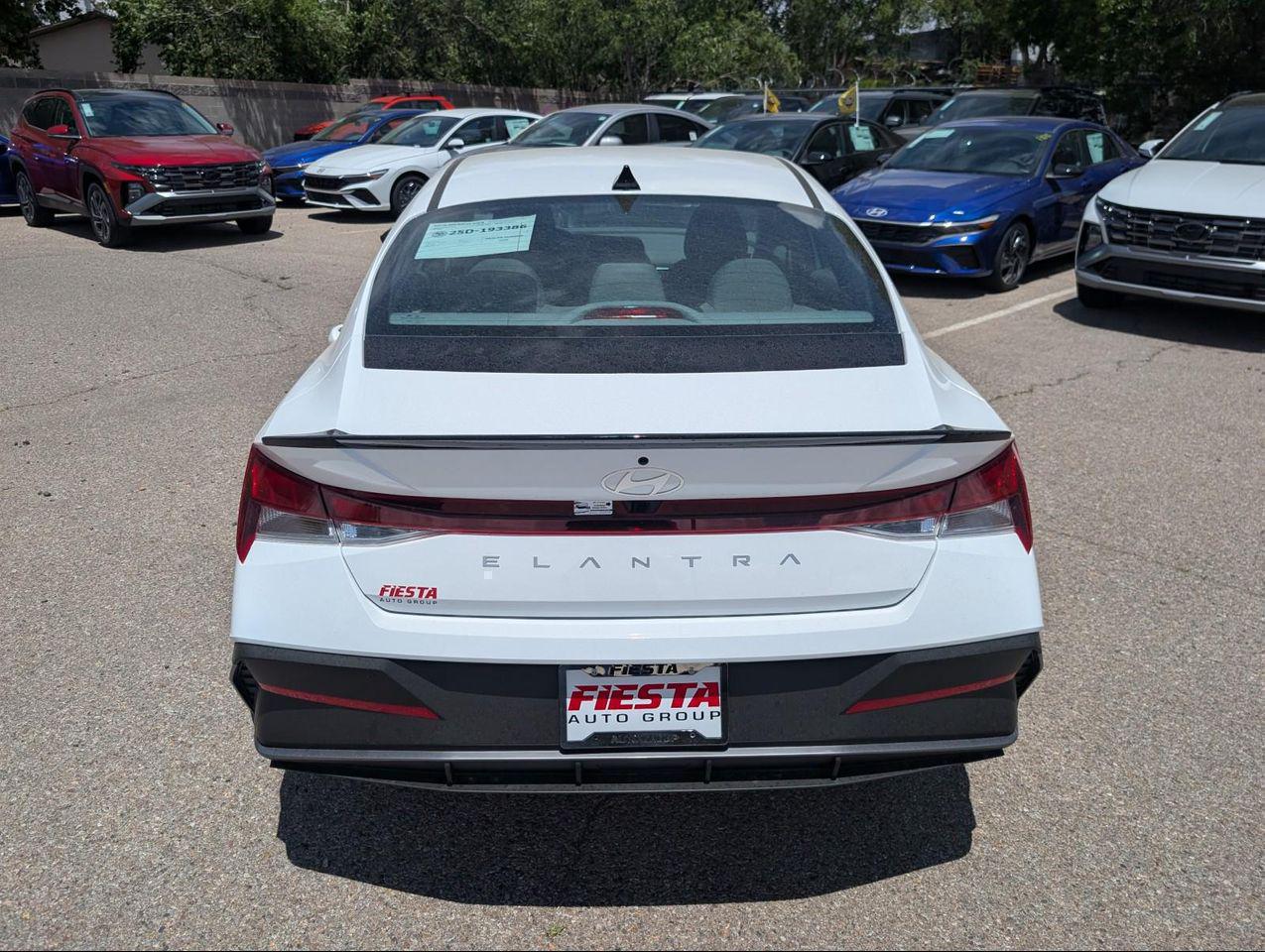 2025 Hyundai Elantra SEL Sport photo 5