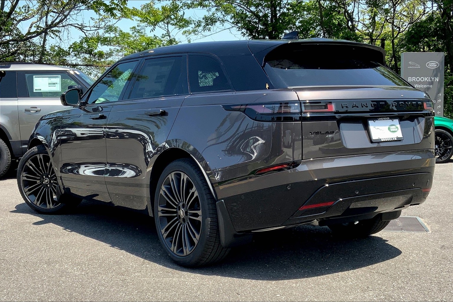 2026 Land Rover Range Rover Velar P250 Dynamic SE photo 11