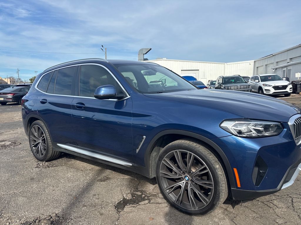 2022 BMW X3 30i's photo
