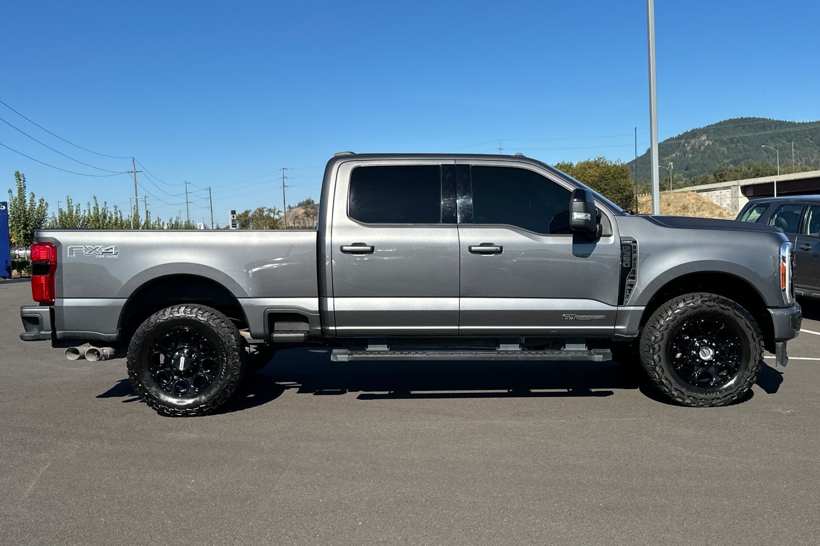 2023 Ford F-350 photo 2