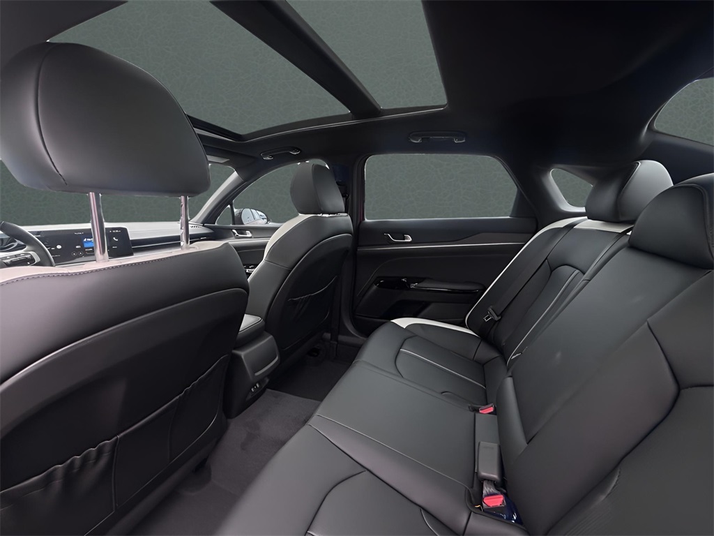 2025 Kia K5 GT-Line photo 18