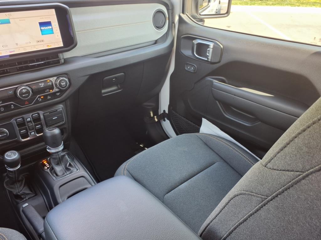 2025 Jeep Gladiator Sport S photo 24