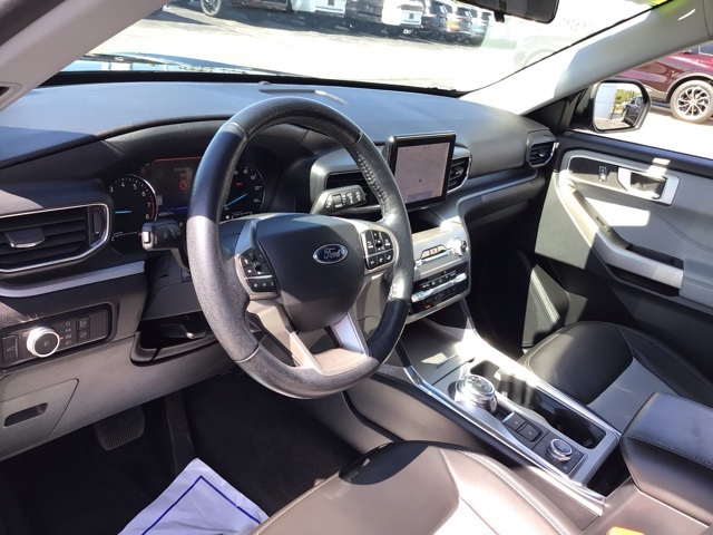 2022 Ford Explorer XLT photo 8