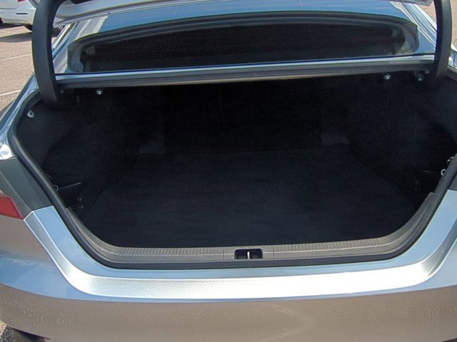2023 Toyota Camry LE photo 4