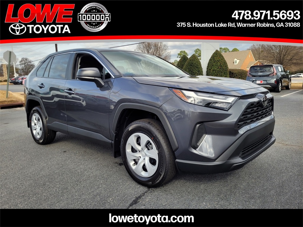 2025 Toyota RAV4 LE's photo