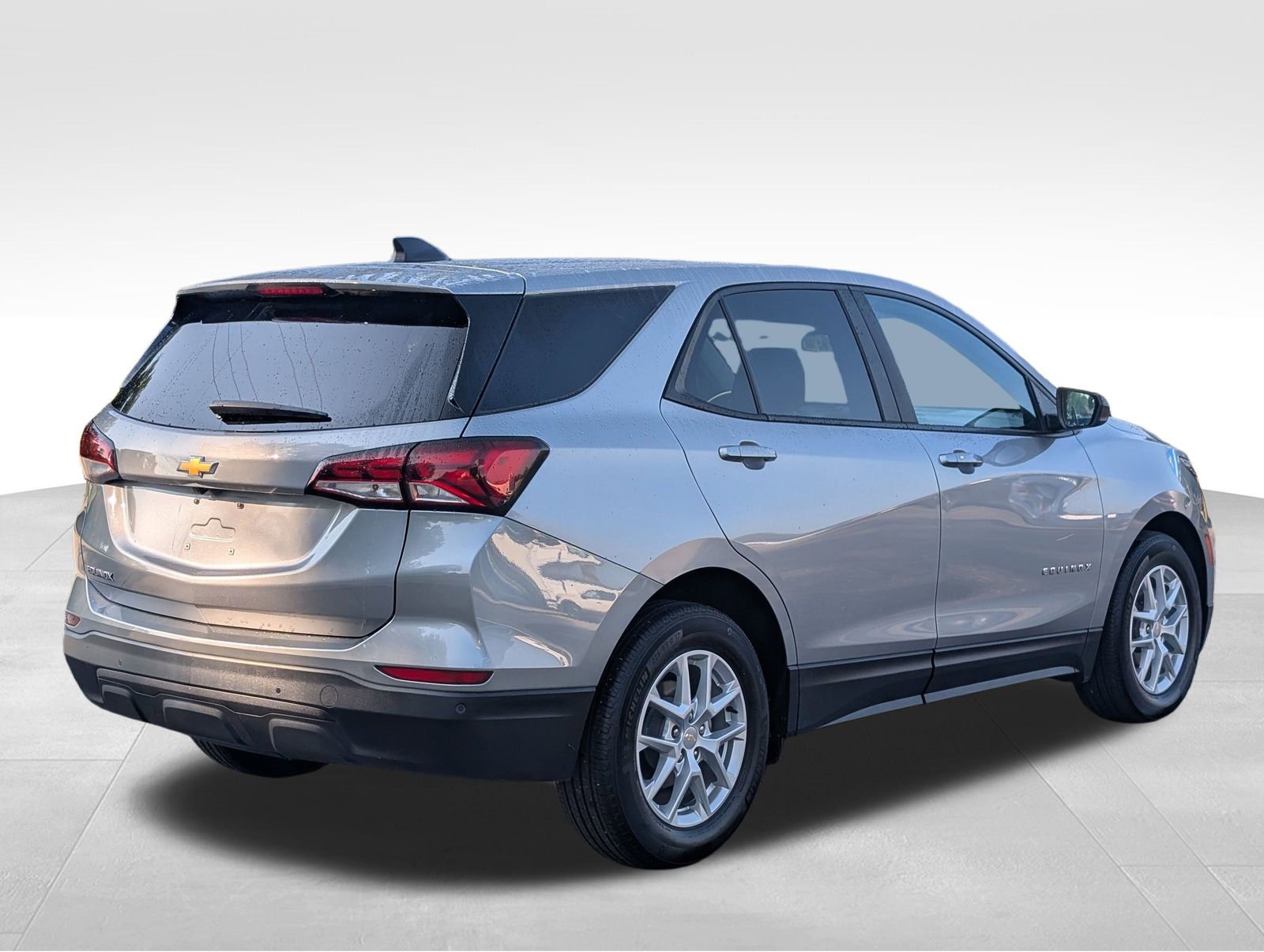 2024 Chevrolet Equinox LS photo 5