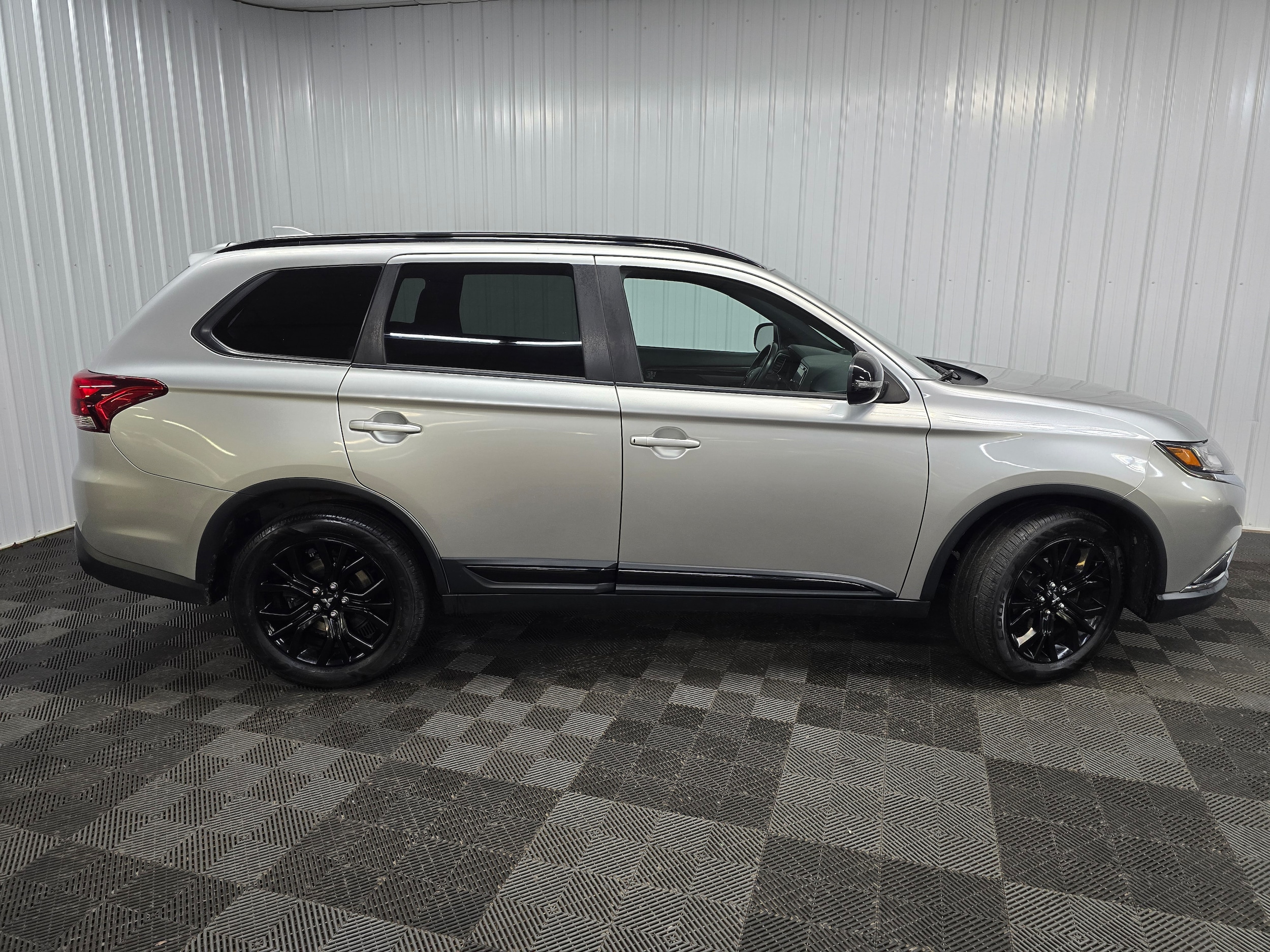 Used 2018 Mitsubishi Outlander LE with VIN JA4AZ3A38JZ030083 for sale in Ithaca, NY