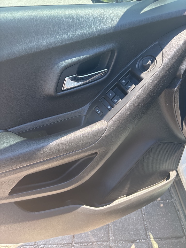 2022 Chevrolet Trax LT photo 10