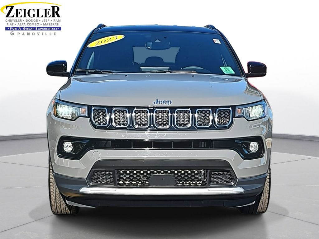 2023 Jeep Compass Limited photo 2