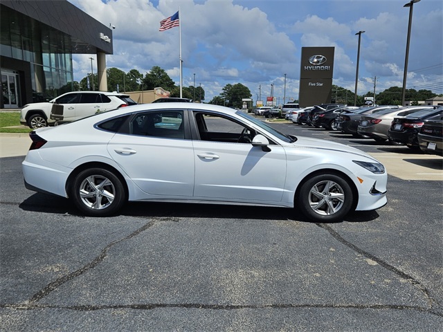 2022 Hyundai Sonata SE photo 12