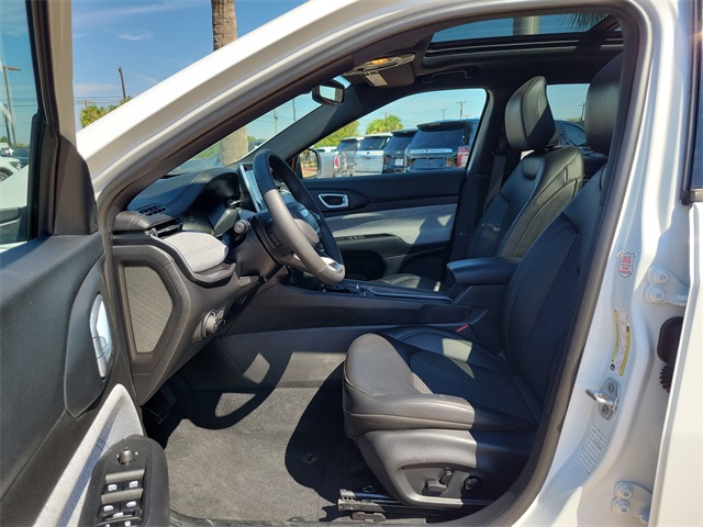 2025 Jeep Compass Latitude photo 9