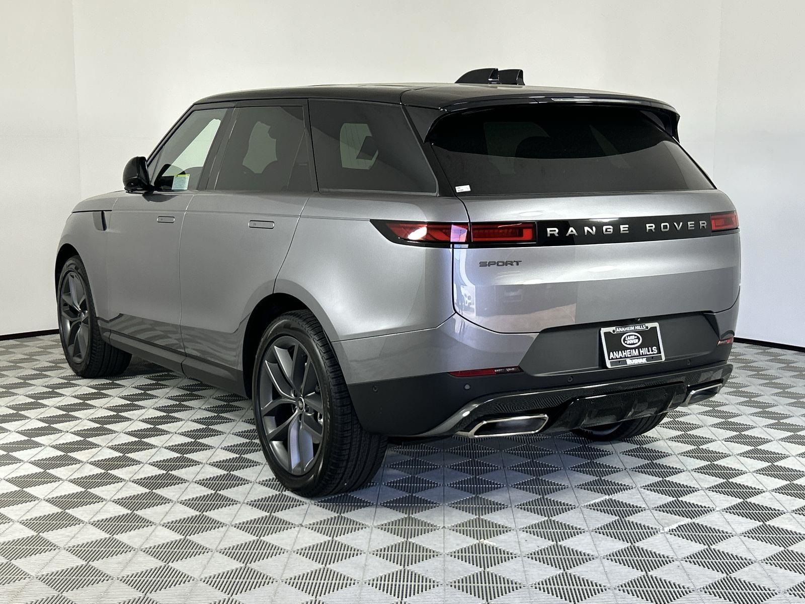 2025 Land Rover Range Rover Sport SE photo 3