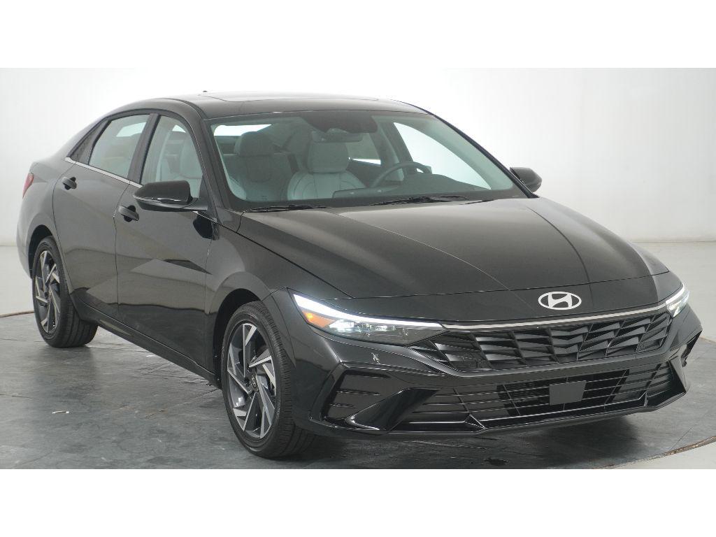 2025 Hyundai Elantra Limited's photo