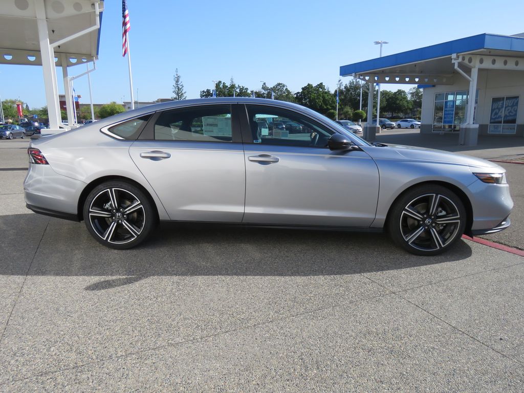 2025 Honda Accord Hybrid Sport photo 4
