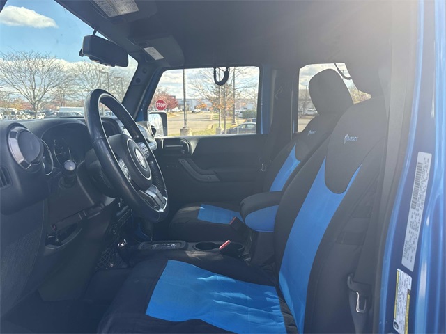 2015 Jeep Wrangler Unlimited Sport photo 2