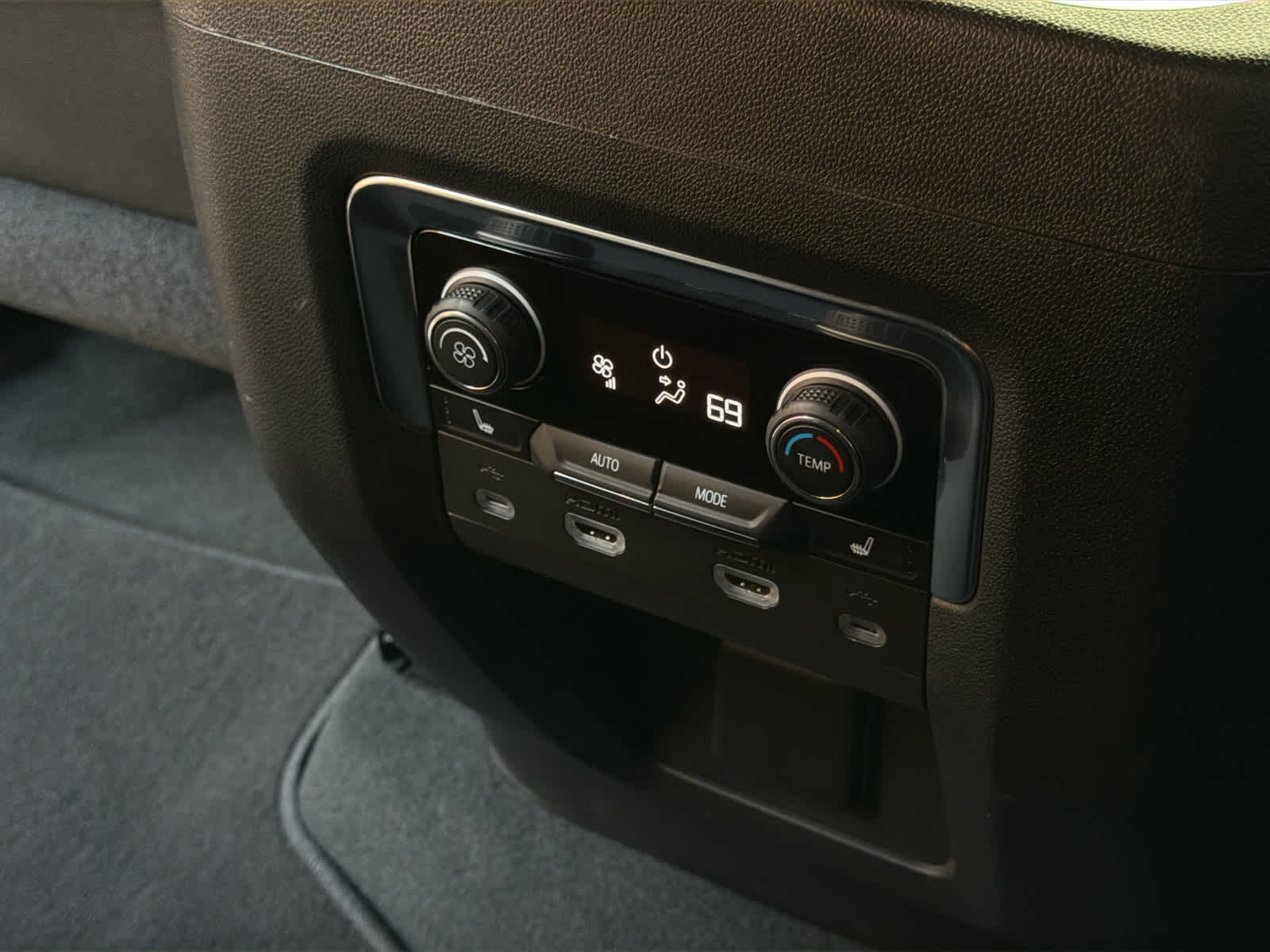 2021 Chevrolet Tahoe High Country photo 18