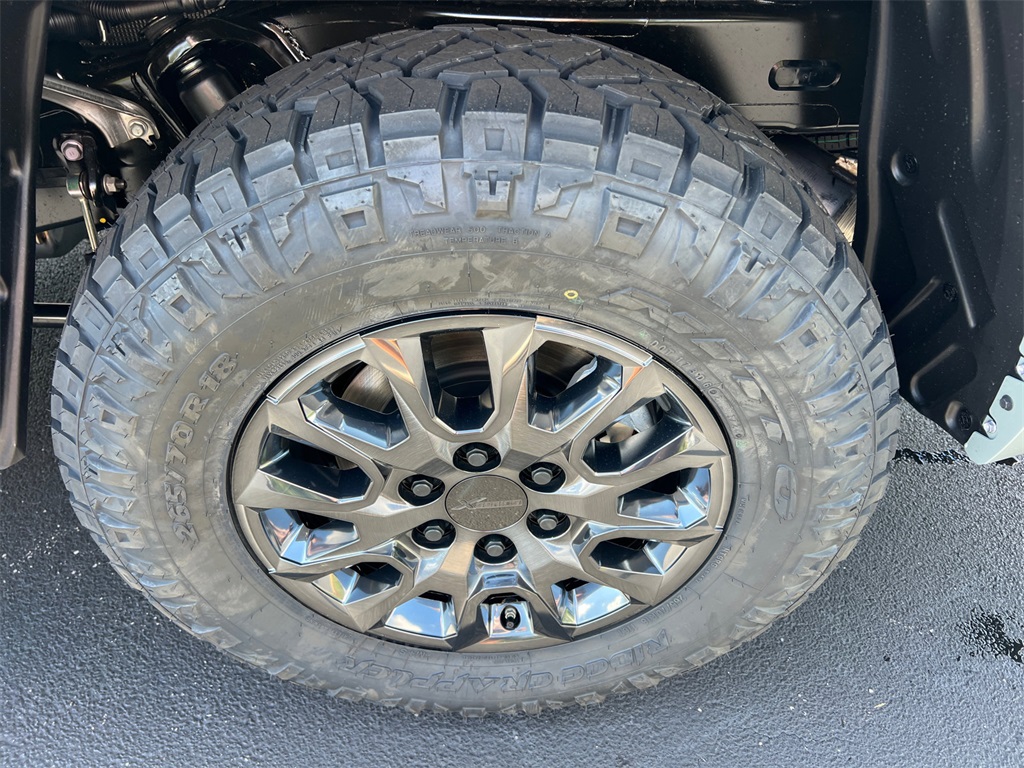 2025 Toyota Tundra SR5 CrewMax photo 19
