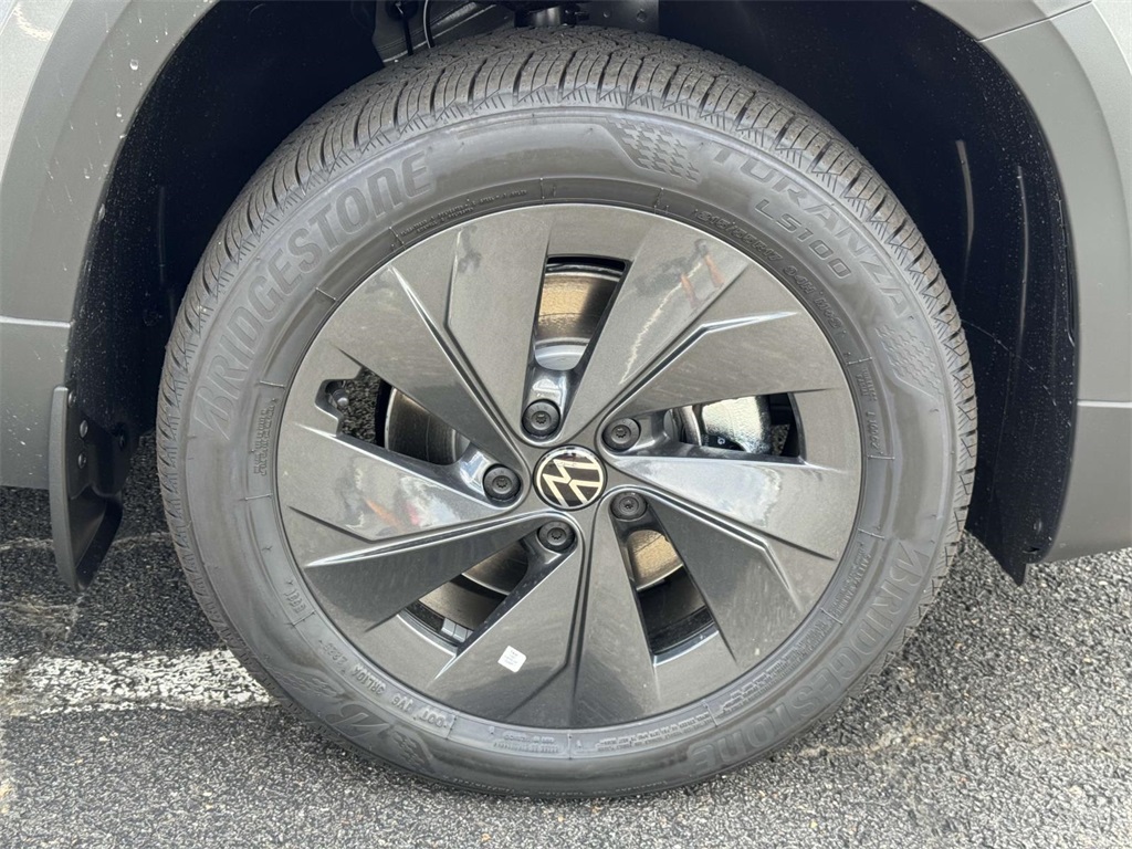 2025 Volkswagen Taos S photo 11
