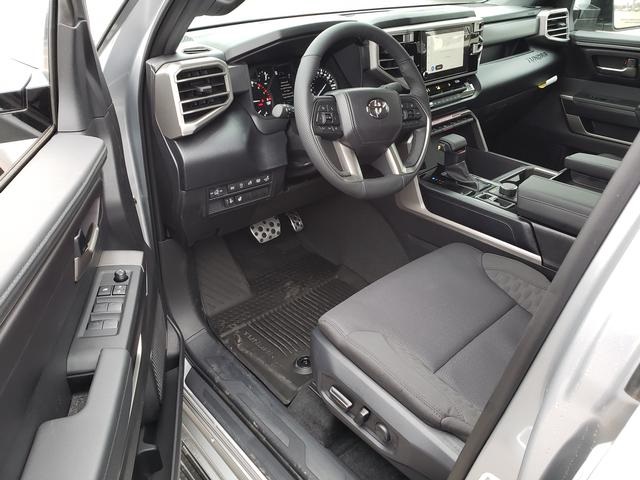 2025 Toyota Tundra SR5 CrewMax photo 10