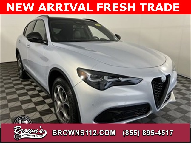 2025 Alfa Romeo Stelvio Base's photo