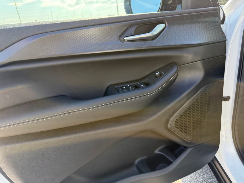 2025 Jeep Grand Cherokee Altitude photo 9