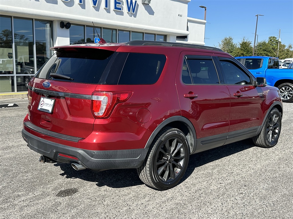 2018 Ford Explorer XLT photo 4