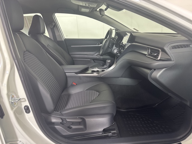 2024 Toyota Camry SE photo 4