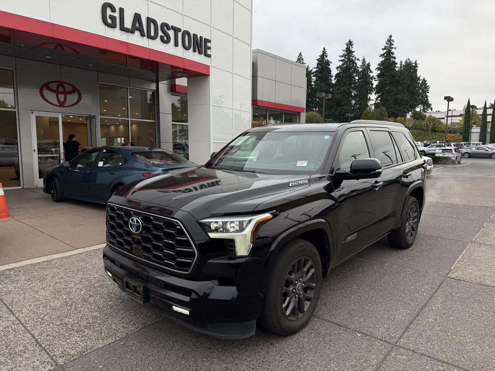 2023 Toyota Sequoia Platinum photo 2