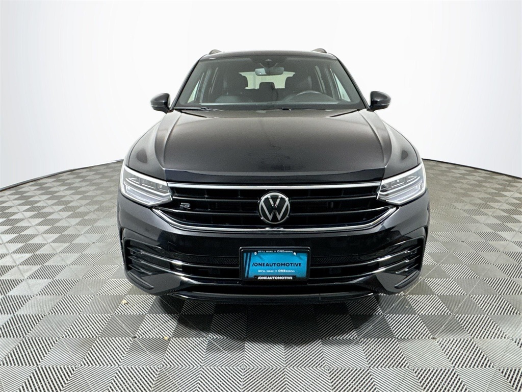 2024 Volkswagen Tiguan SE R-Line Black photo 3