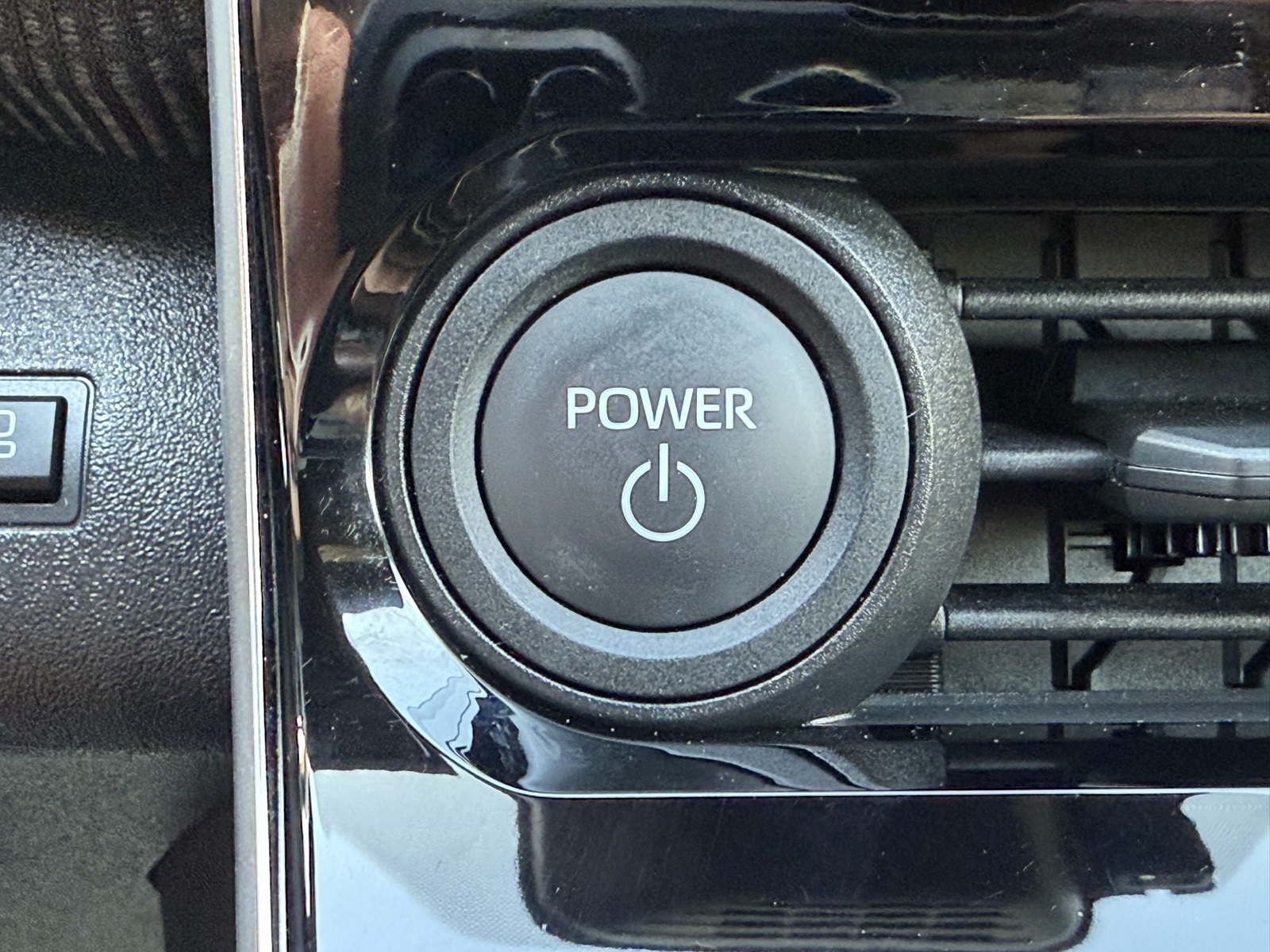 2024 Toyota bZ4X XLE photo 20