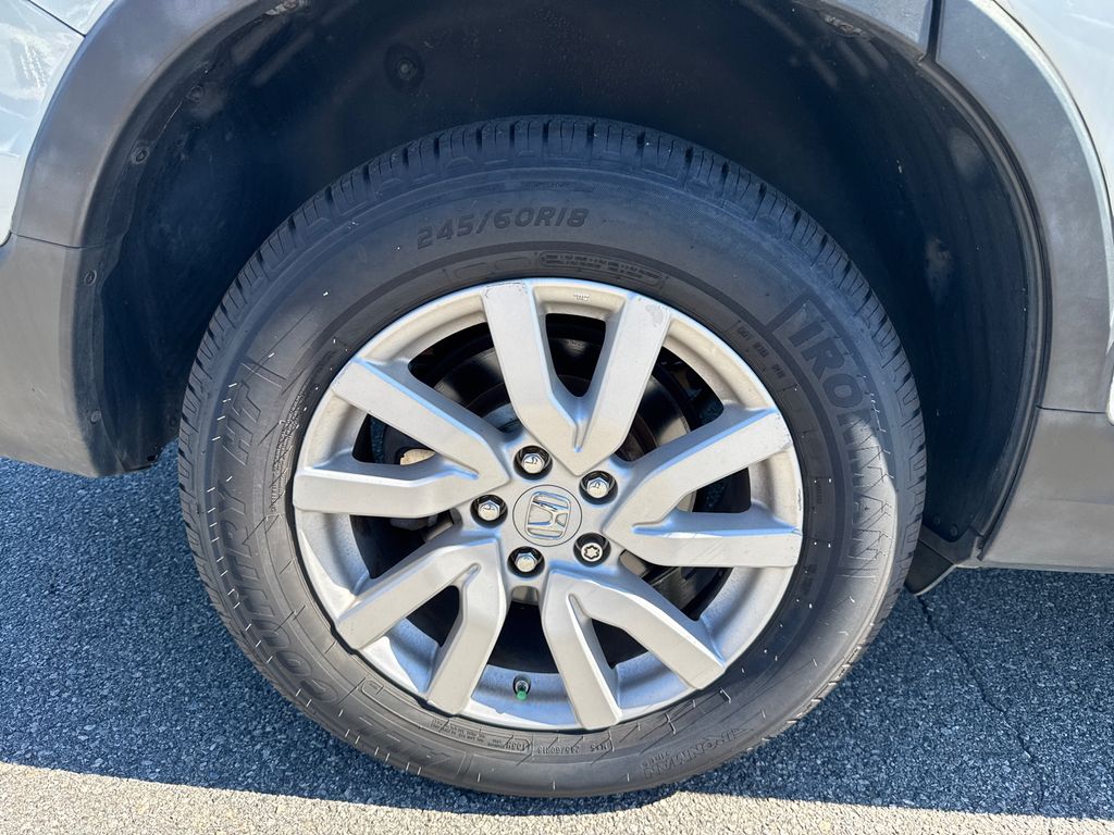 2019 Honda Pilot LX photo 16