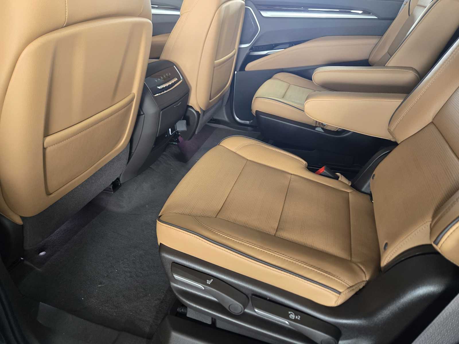 2026 Cadillac Escalade Luxury photo 16