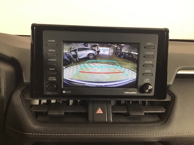 2021 Toyota RAV4 LE photo 16