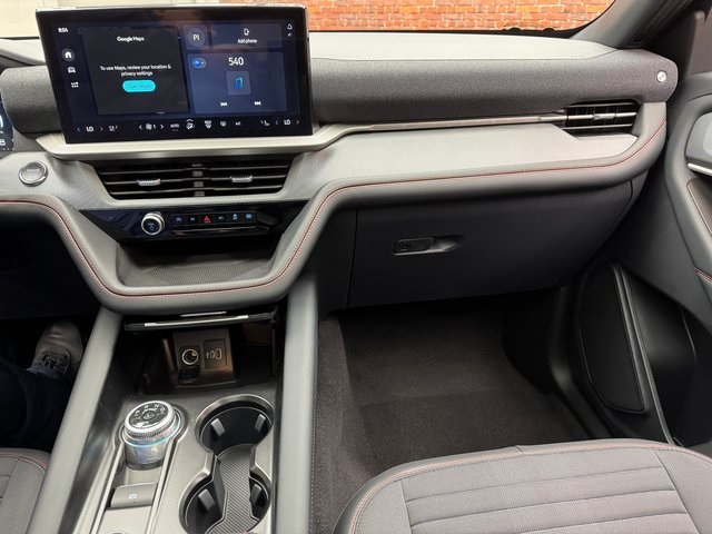 2025 Ford Explorer ST-Line photo 17