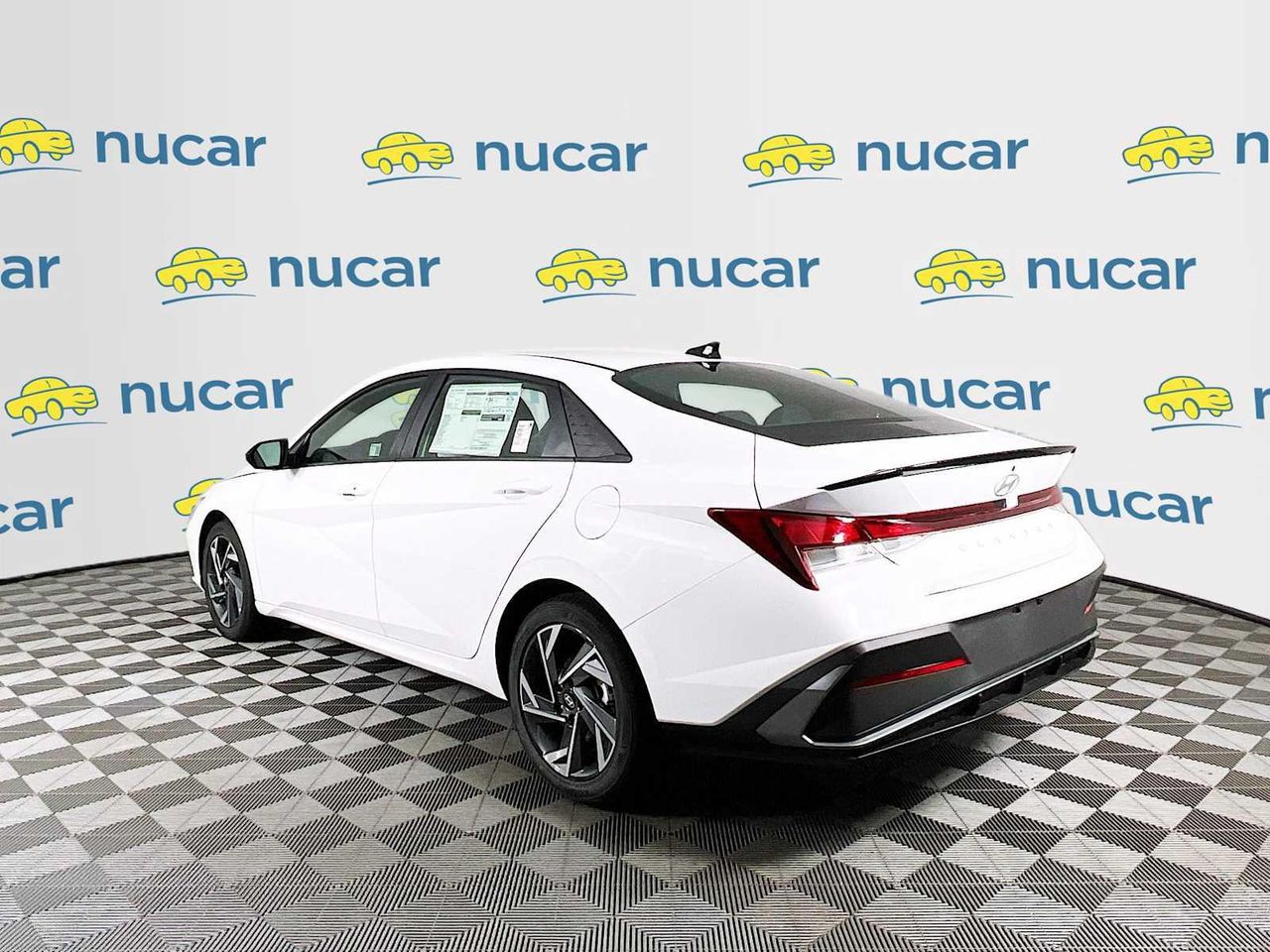 2025 Hyundai Elantra SEL Sport photo 2