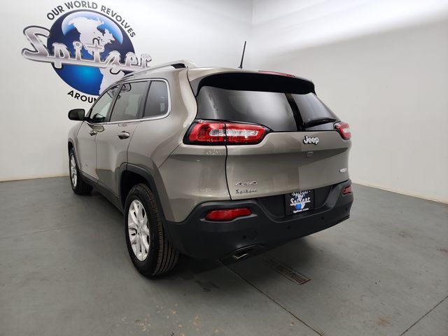 2017 Jeep Cherokee Latitude photo 4
