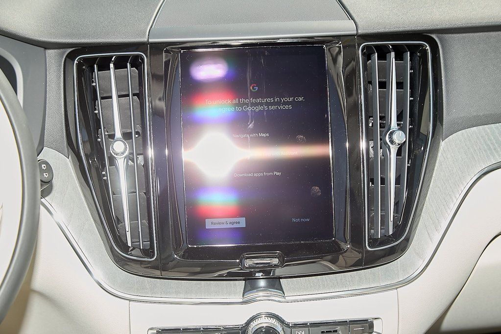 2025 VOLVO XC60 - Image 21