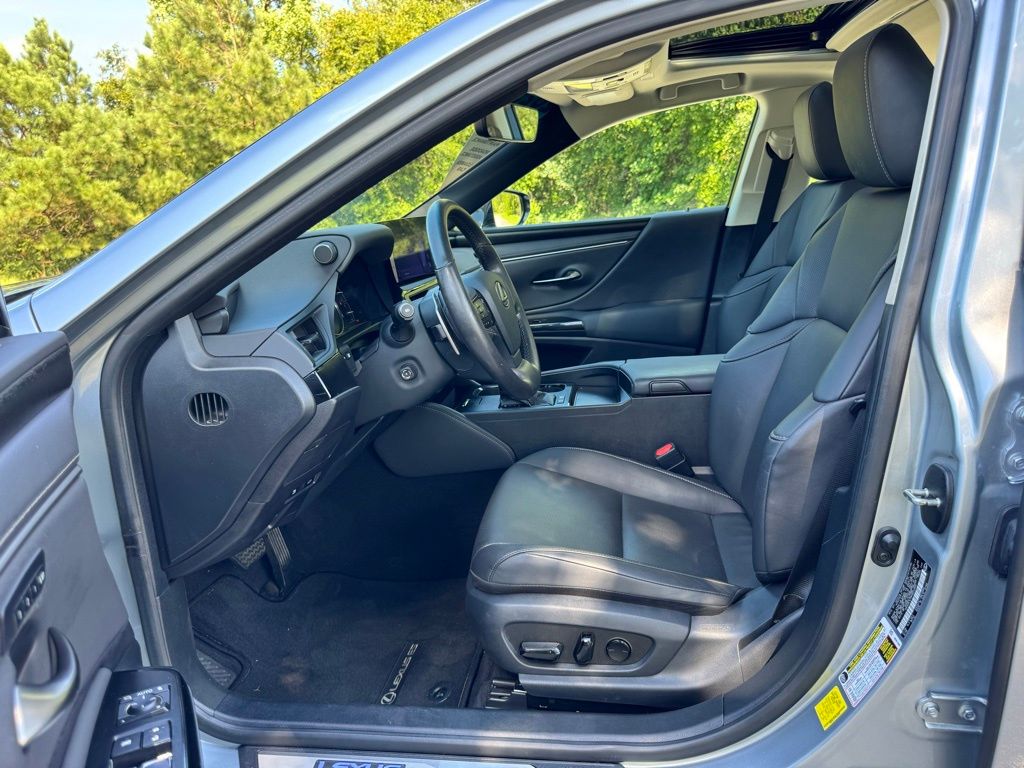 2023 Lexus ES 300h photo 20