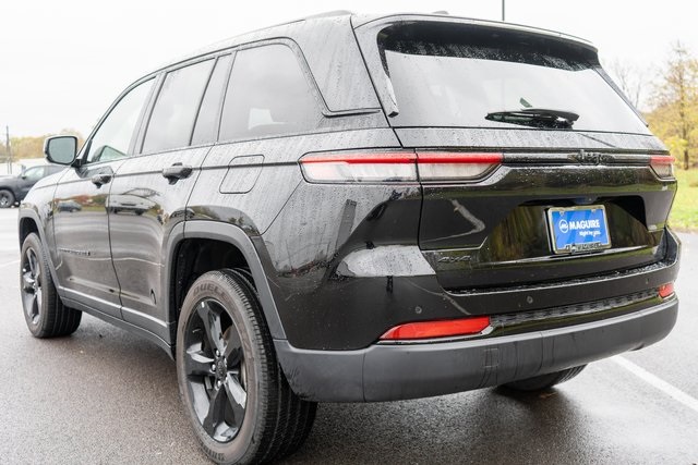 2025 Jeep Grand Cherokee Altitude X photo 2