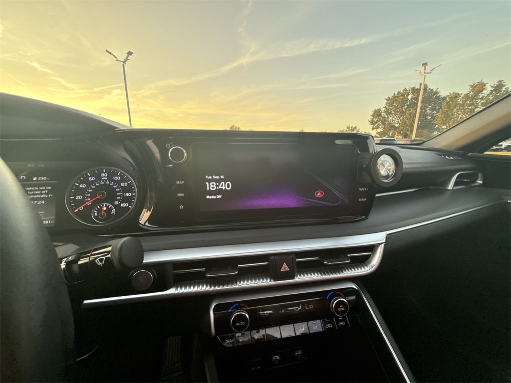 2024 Kia K5 GT-Line photo 12