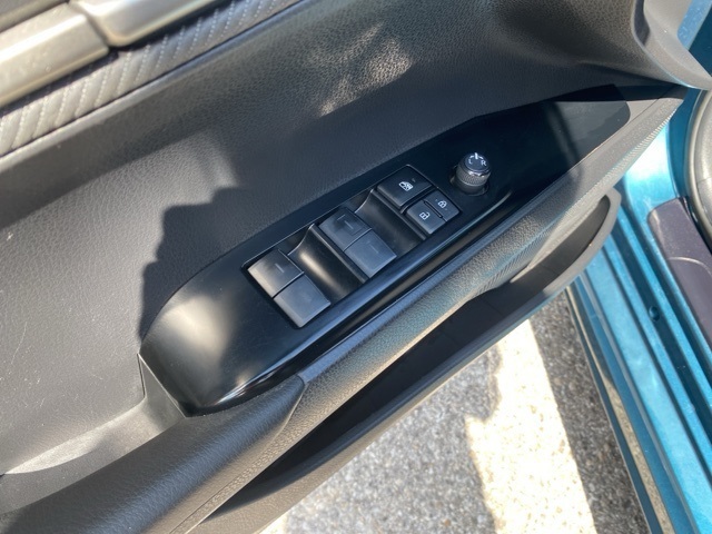 2025 Toyota Camry SE photo 21