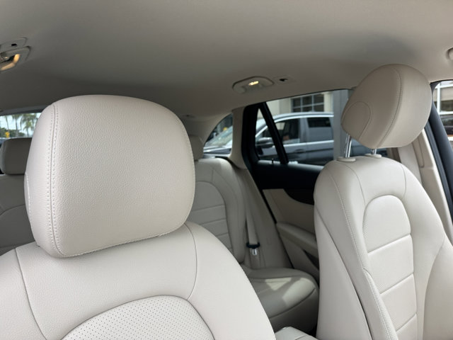 2022 Mercedes Benz GLC 300 photo 7