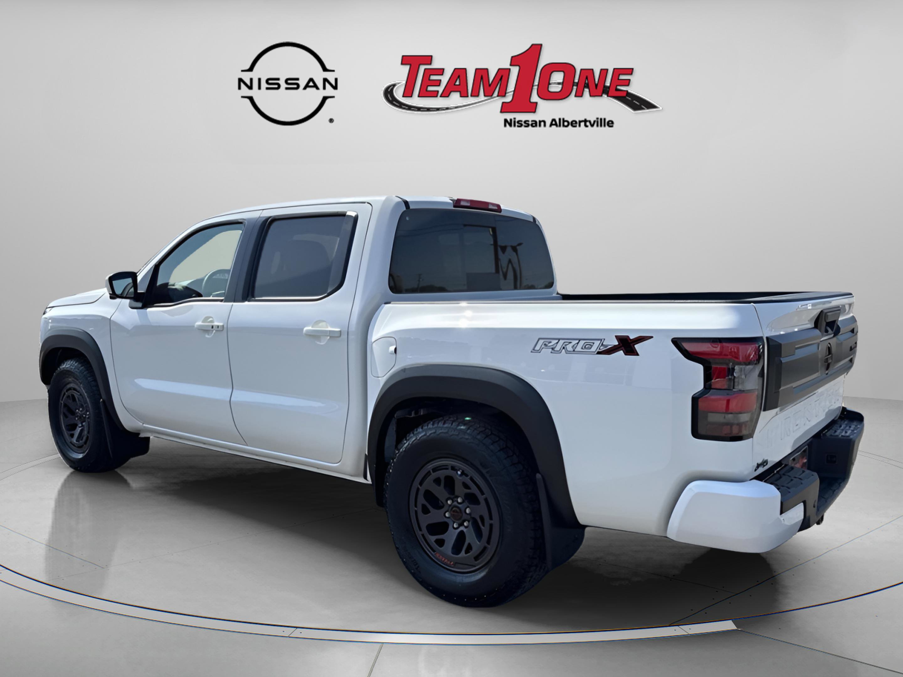 2025 Nissan Frontier Crew Cab PRO-X photo 3