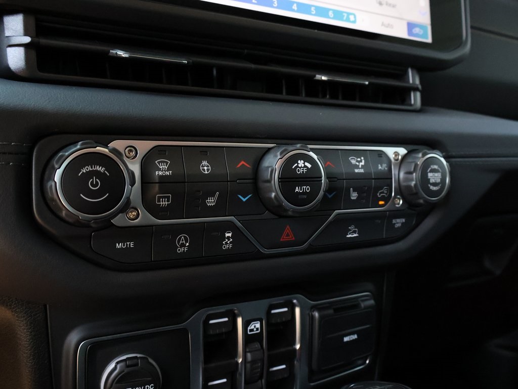 2025 Jeep Gladiator Sport photo 35