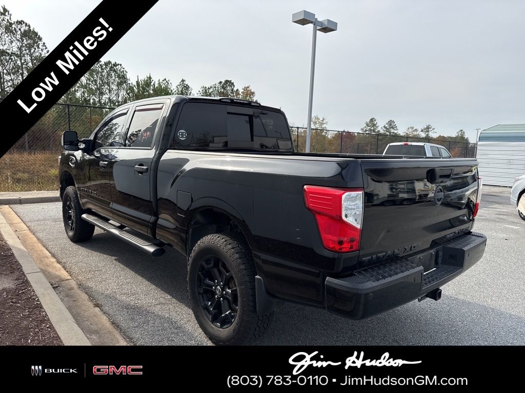 2018 Nissan Titan SV photo 4