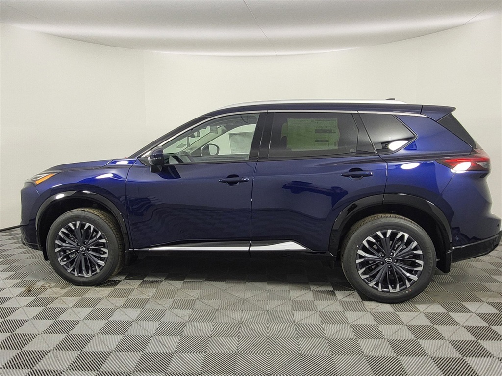 2025 Nissan Rogue Platinum photo 2