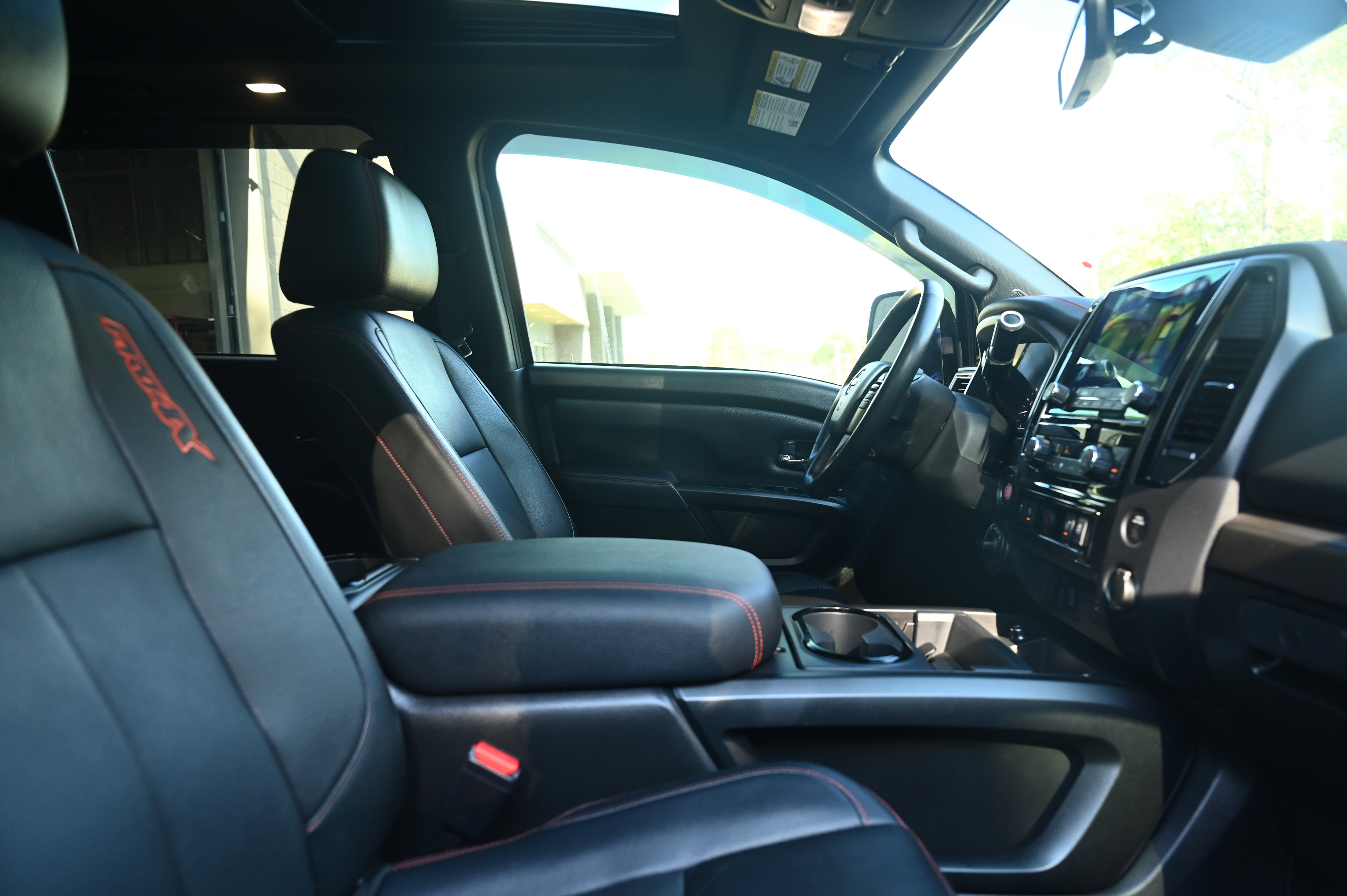 2024 Nissan Titan PRO-4X photo 27