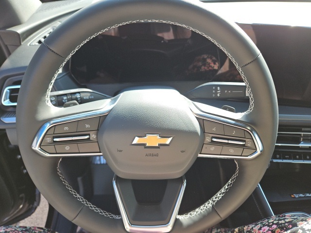 2026 Chevrolet Traverse 2LT photo 3